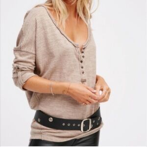 WE THE FREE BEACH HAVEN BEIGE STRIPED HENLEY TEE Baggy S #81